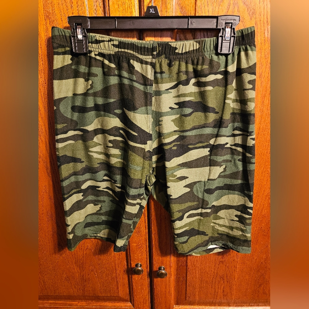 Camo Green Women's Shorts SIZE 1X